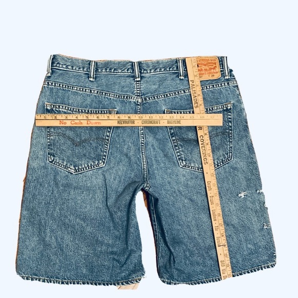 Sold. Levi’s 550 jeans shorts - Picture 15 of 16